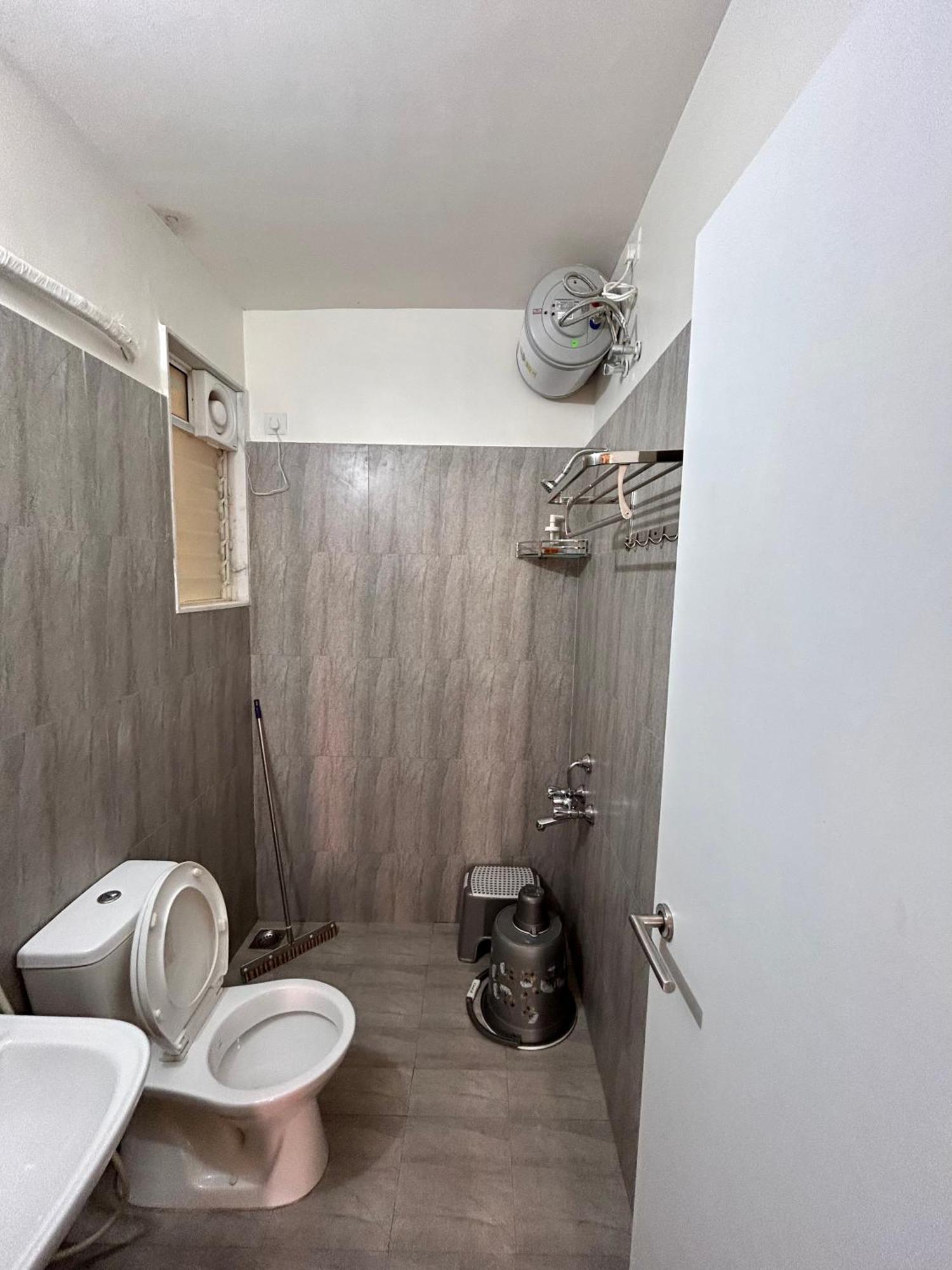 Good Stay Pool View Stylish Studio Apartment,6Km From Airport, 307 Dabolim Eksteriør bilde