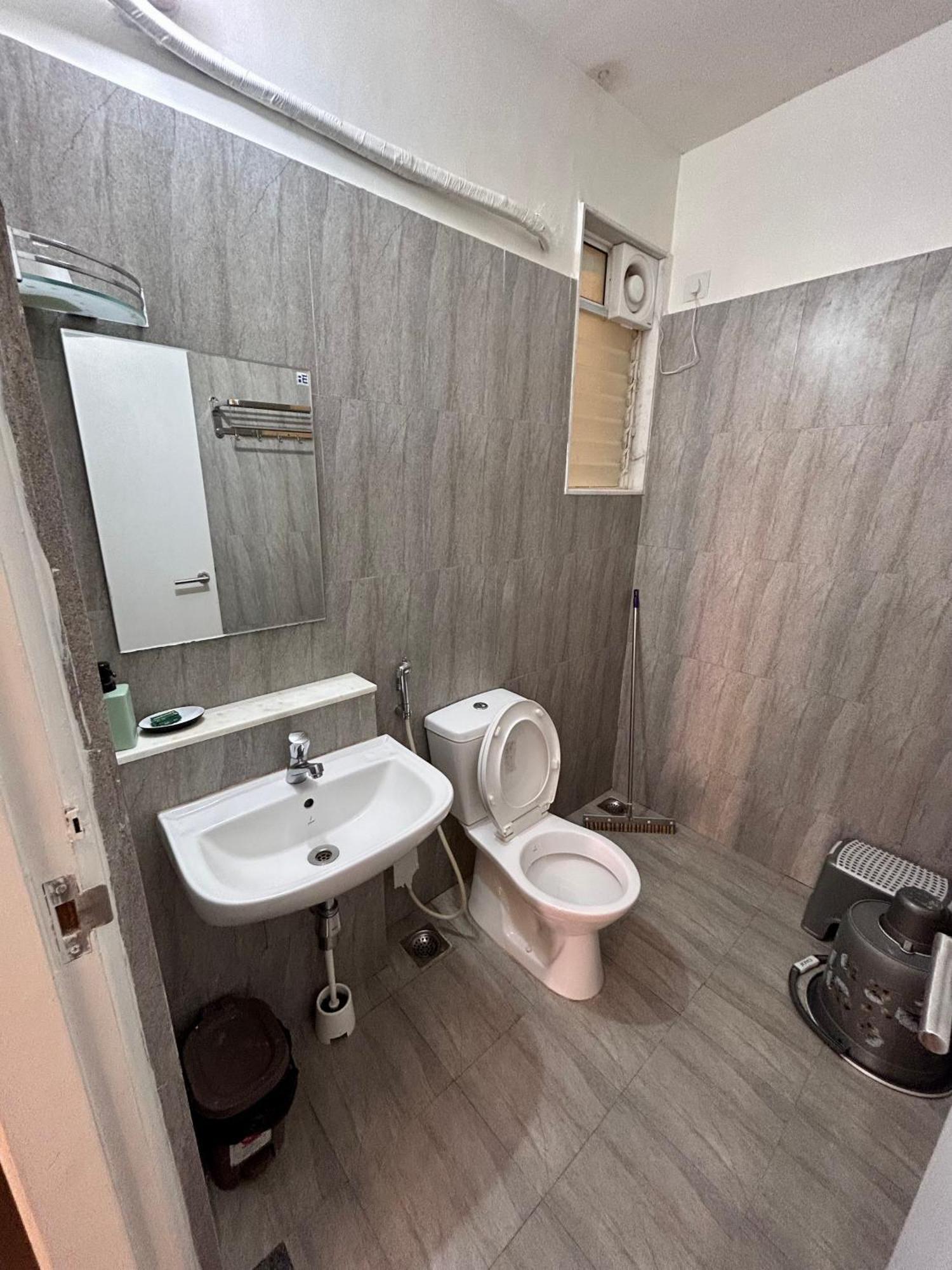 Good Stay Pool View Stylish Studio Apartment,6Km From Airport, 307 Dabolim Eksteriør bilde