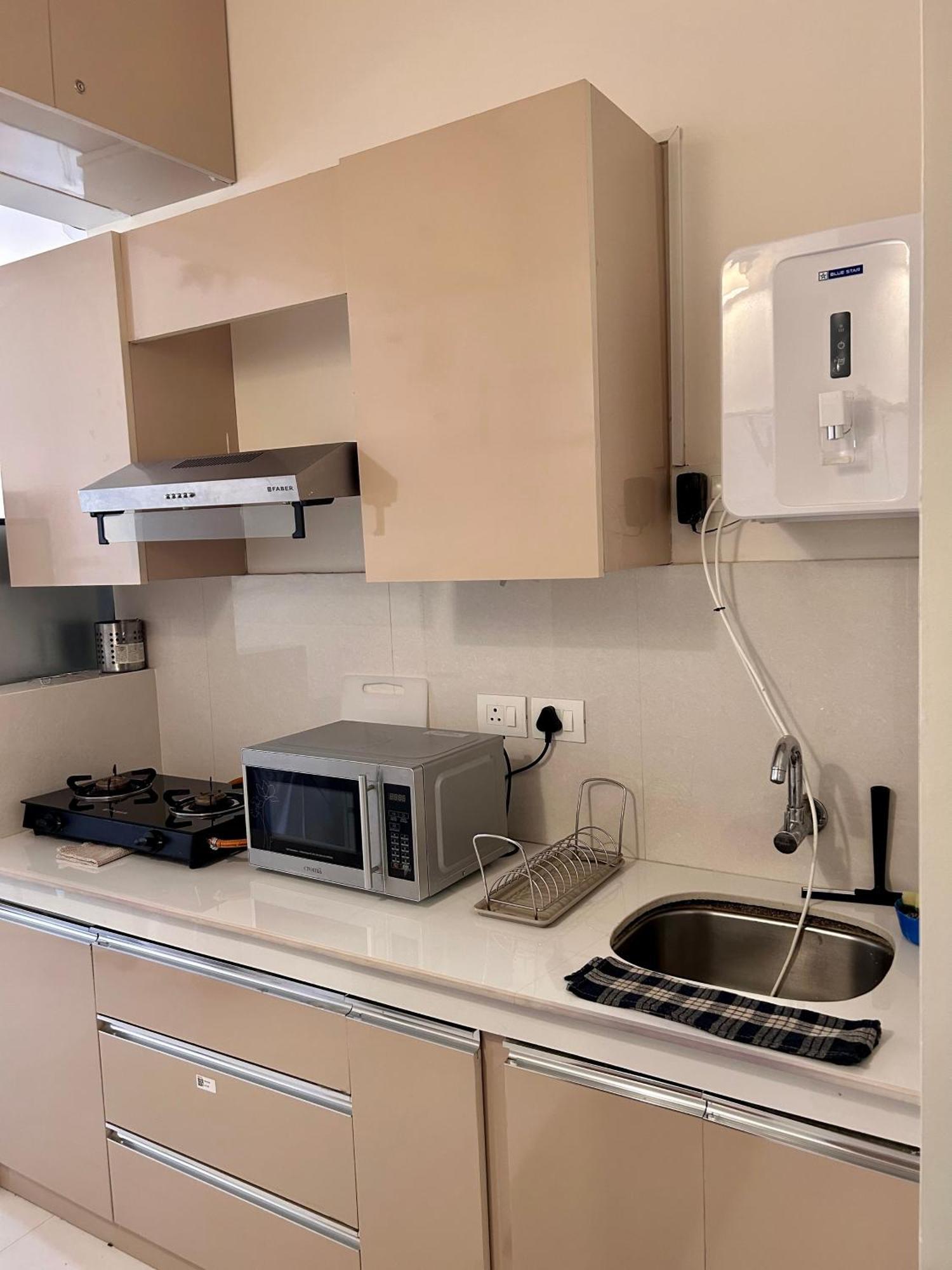 Good Stay Pool View Stylish Studio Apartment,6Km From Airport, 307 Dabolim Eksteriør bilde